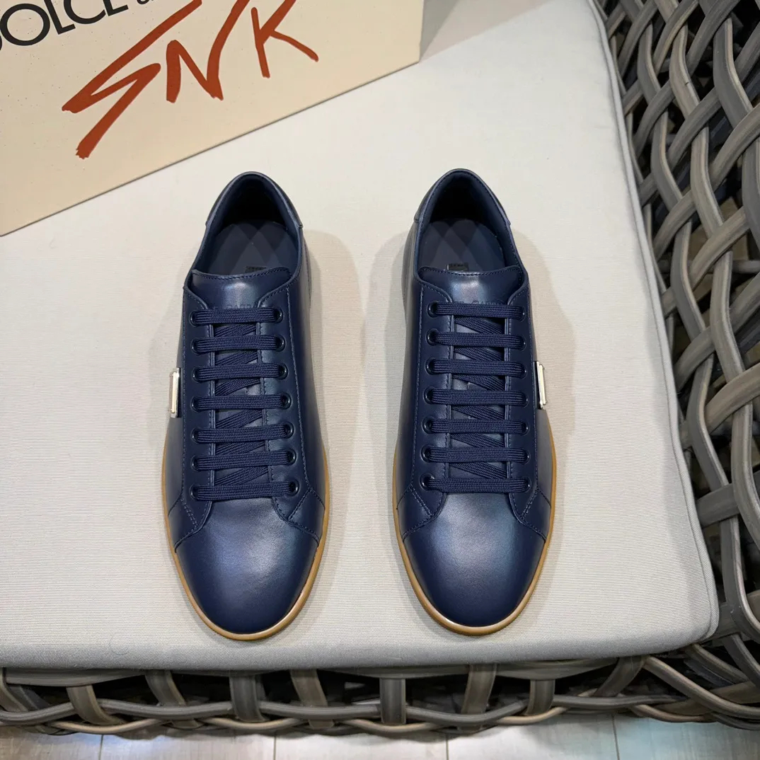 Men's Men's Shoes 💰400 [New Style] 🐝🐝DG—Dolce&G men's calfskin sneakers Portofino Yacht shoes, simple and versatile design, unique saddle leather soles. The Dolce &G logo rear wing is the icing on the cake. Imported cowhide + rubber outsole Size: 39-44 (customized at 38.45)